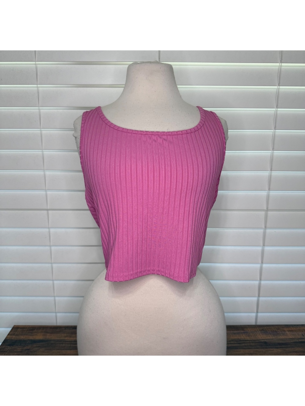 Woman's Pink Ribbed Crop Tank Top Size XL